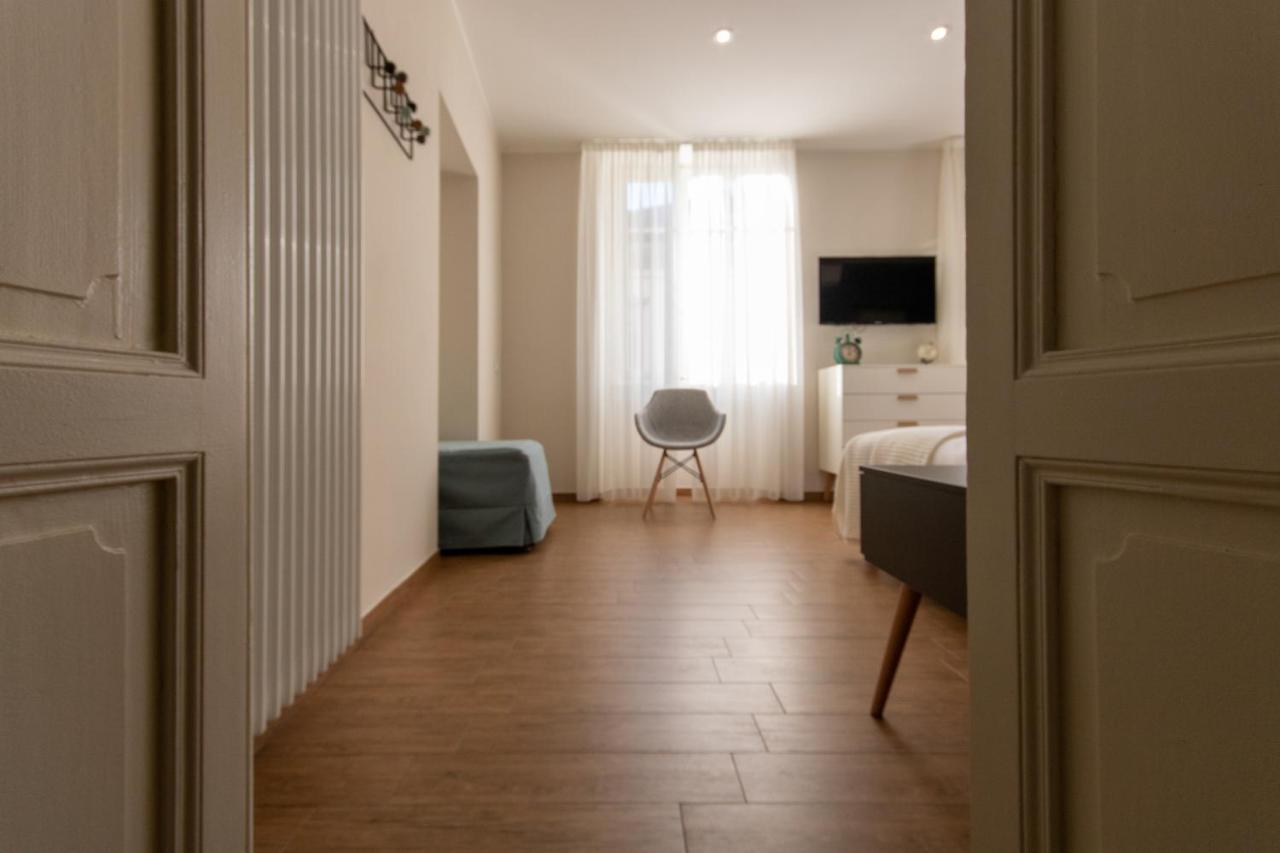 Aqualago Casa Vacanze Apartment D Verbania Eksteriør bilde